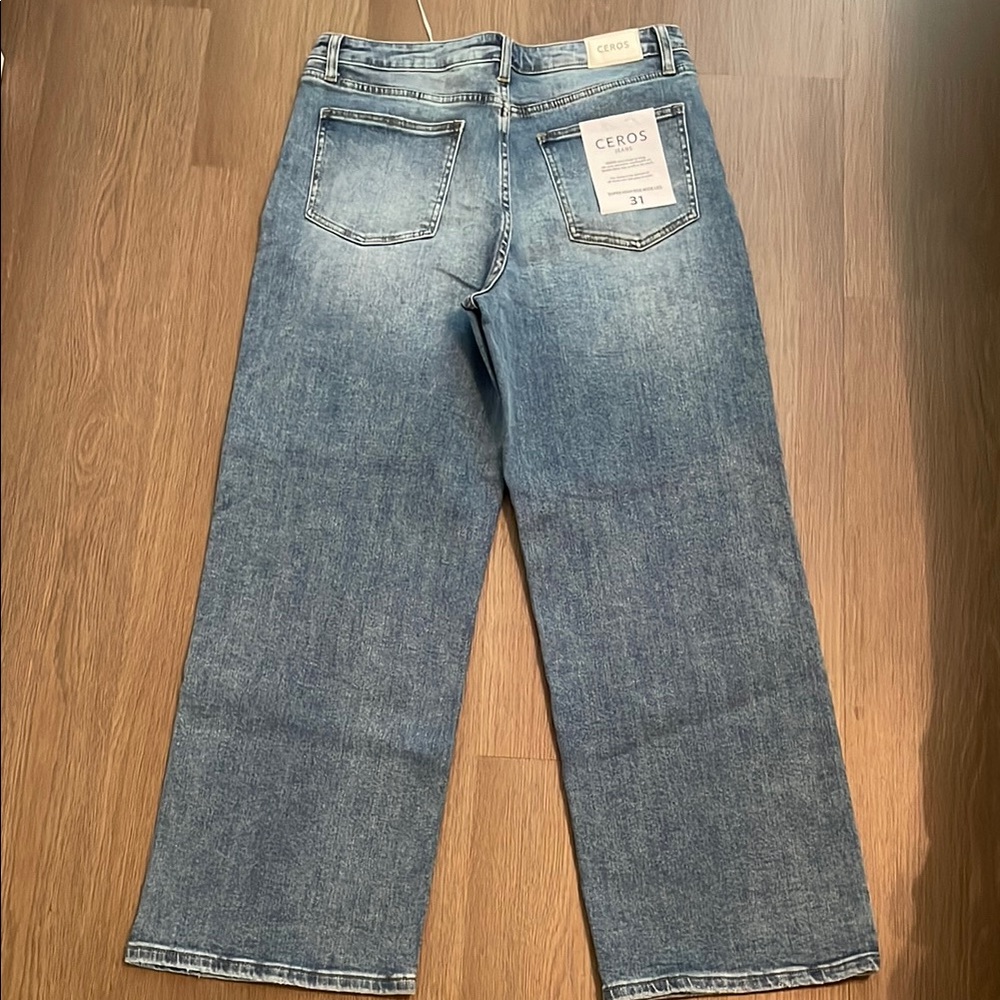 Ceros Wide Leg Flare Jeans with Vintage Wash - Picture 4 of 7
